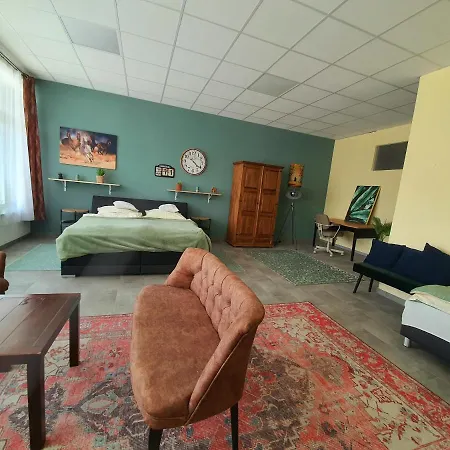 Freienwohnung Nahe Kuhsee Am Zwolf Apostel Platz Apartment *